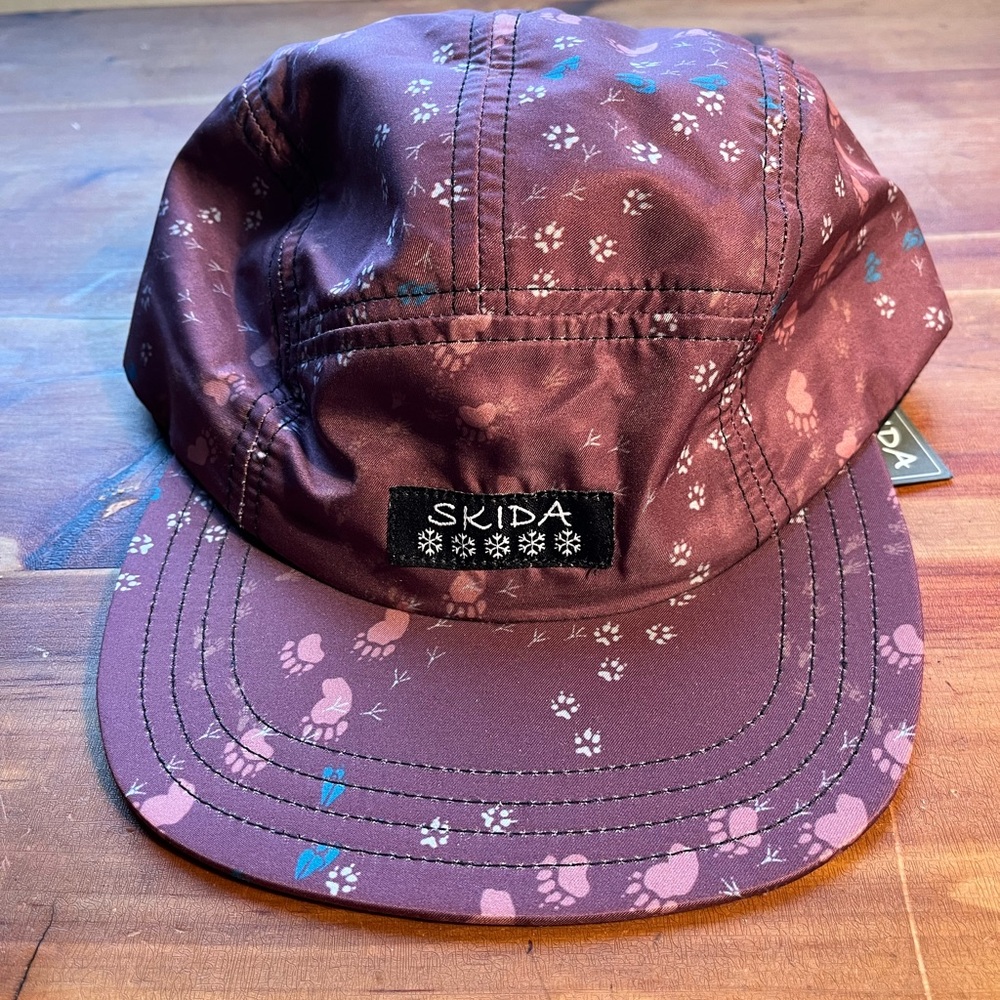 Skida NWOT Burgundy Hat